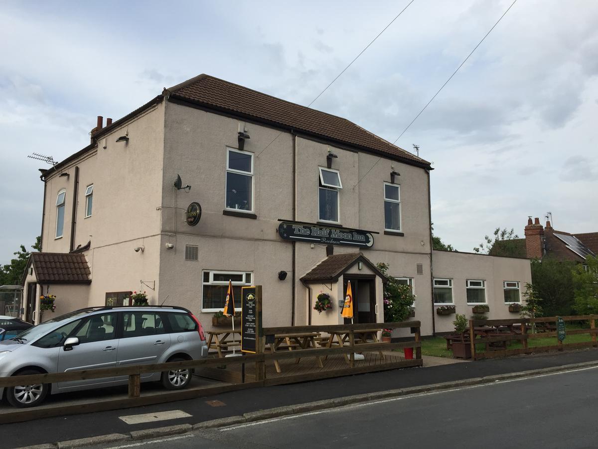 The Half Moon Inn Goole Extérieur photo